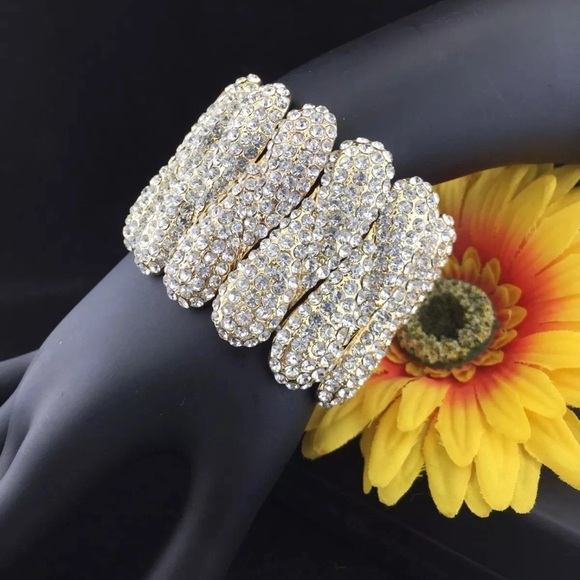 Classic Pageant Pave Austrian Clear Crystal Stretch Bracelet Gold Tone 2” Long - Picture 11 of 11